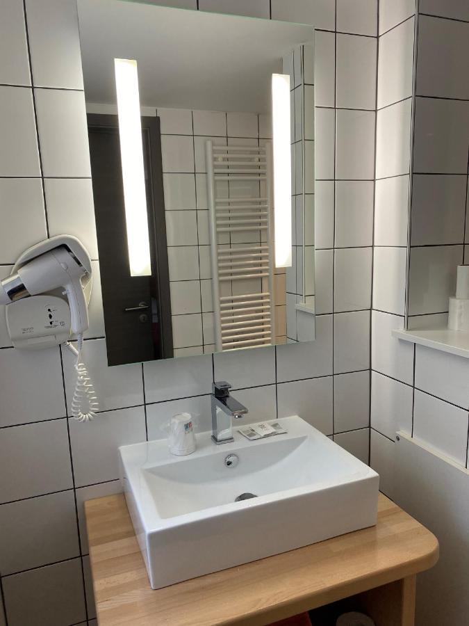 ריקוויר Hotel Au Cerf מראה חיצוני תמונה